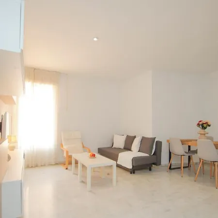 Modern Apt - Luxe Queen Bed - Walk To Isla Magica Seville Exterior photo